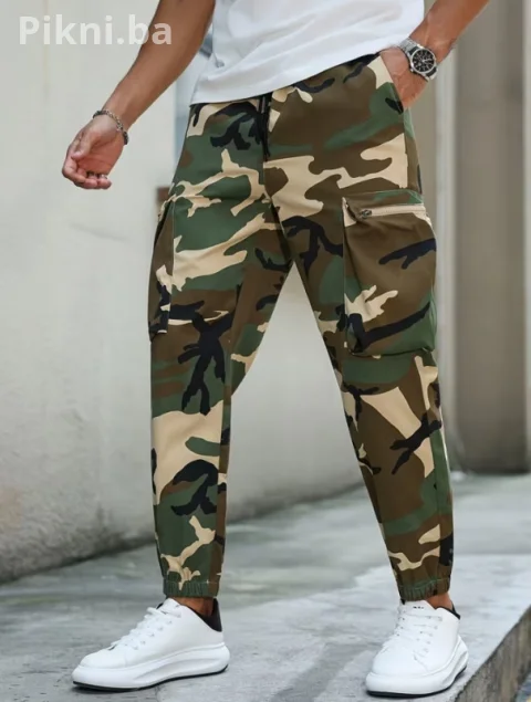 Maskirne Cargo Pantalone / Jogger - NOVO - Veličina XL 3