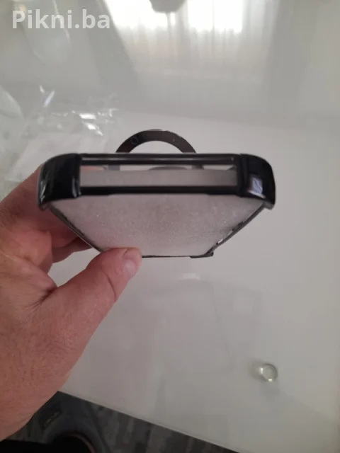 Maska za iPhone 17 Pro (Crna mat boja) MagSafe & Skriveni Stala 5