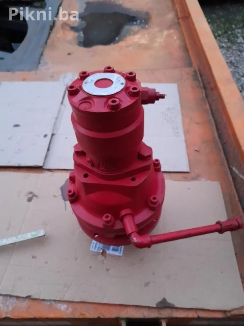 GOTOVO NOV! Brevini Hidro-Motor sa Reduktorom EM1010-80 (Samo 500 11