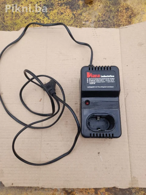 BRZA PRODAJA: Punjač Diana Ladestation D 96 E (9.6V) - Ispravan!