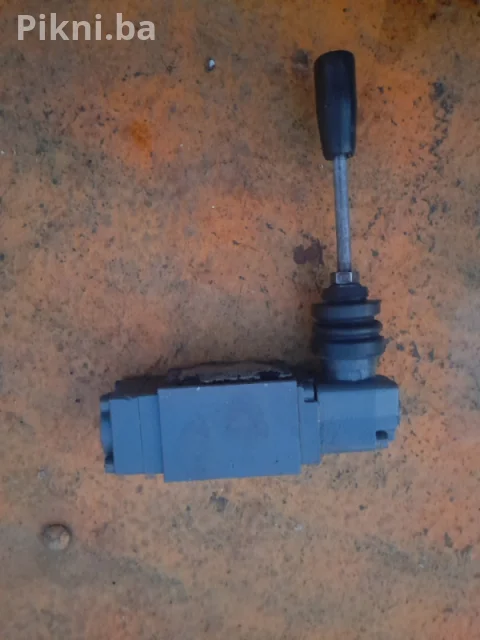 Hidraulicna komanda razvodnik hidraulika bager traktor kamion 5