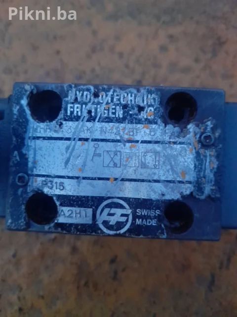 Hidraulicna komanda razvodnik hidraulika bager traktor kamion