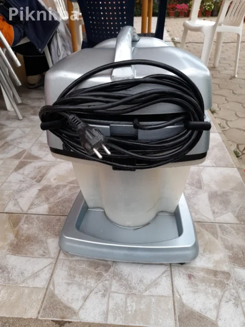 Usisivac SUPERVARIO za dubinsko usisavanje pranje priča njemački 9