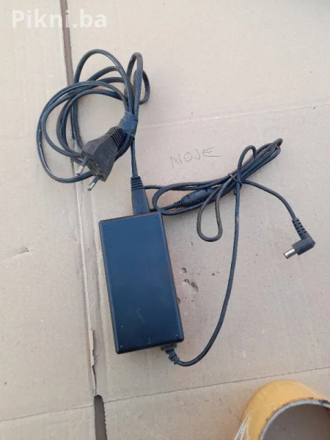 ZA PRODAJU: ORIGINAL SAMSUNG ADAPTER 19V / 3.47A (66W) PUNJAČ