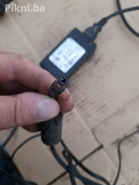 DVE adapter Napajanje 24V 1.6A (38W) - Model DSA-0421S-24-1 39 -