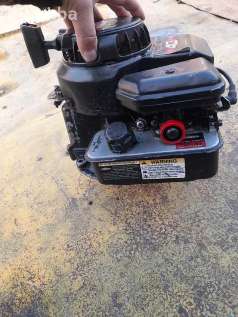 Briggs / Stratton Sprint 40 Motor za Kosilicu / 10A902 / ISPRAVAN 7