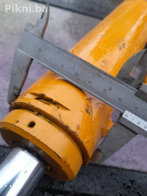 Hidraulicni cilindar klip 45cm traktor bager utovarivac skip Mf