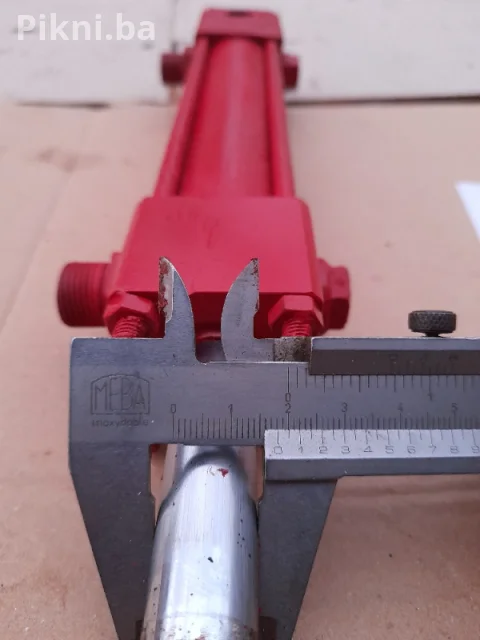 Hidraulicni cilindar klip dvosmerni radni hod 14cm 7