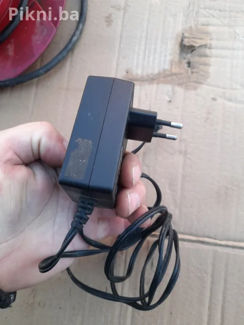 PRODAJEM: Adapter FSP Group 12V 1.5A sa Ugrađenim Prekidačem 3