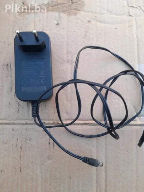 PRODAJEM: Snažni AC/DC Adapter 12V 2.5A (30W) - Stabilno Napajanj