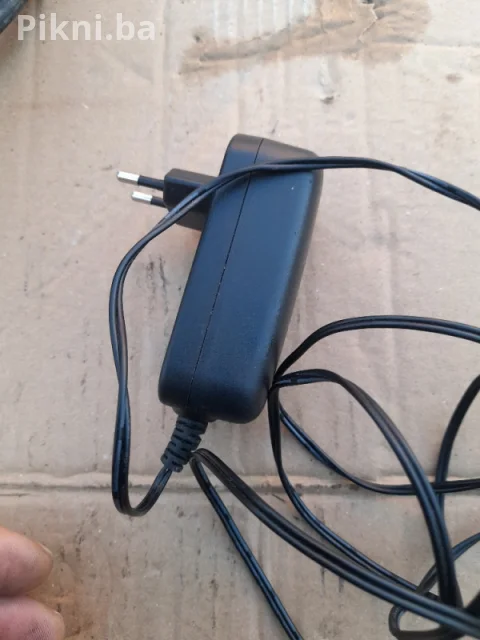 PRODAJEM: Snažni AC/DC Adapter 12V 2.5A (30W) - Stabilno Napajanj 3