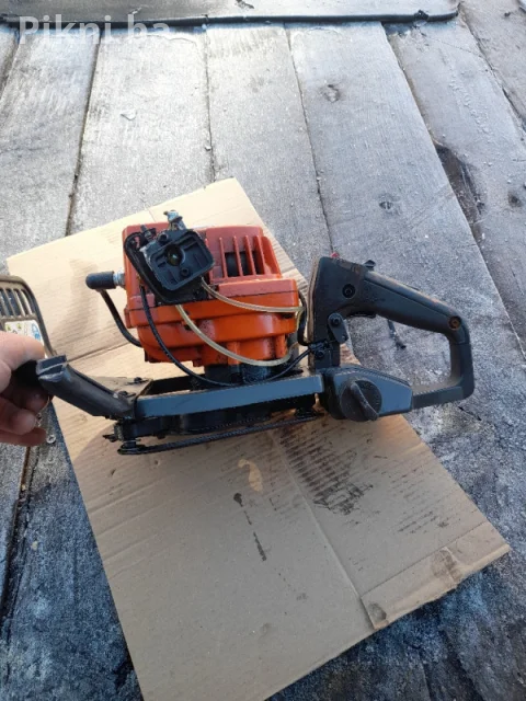Trimer Husqvarna 18H makaze za živicu - ISPRAVAN MOTOR (Uvoz Njem 5