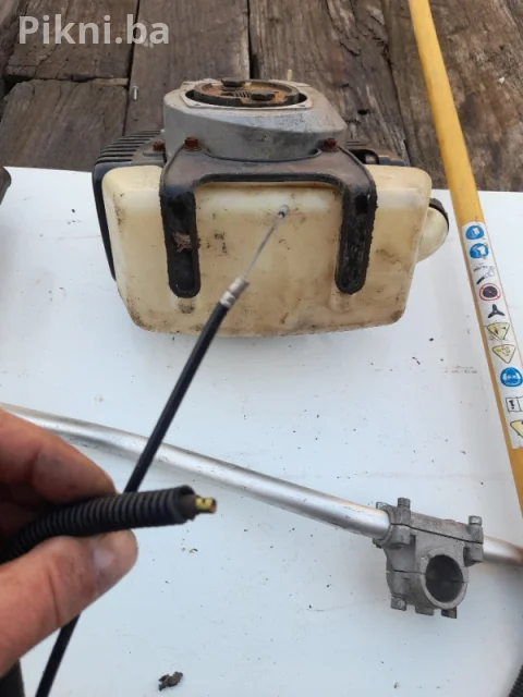 Dijelovi za trimer Ryobi RBC-40SB (40cc) - Motor ispravan!
