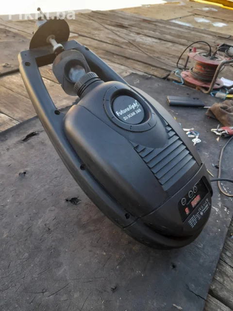 PROFESIONALNI DJ SKENER Futurelight DJ-SCAN 260 (DMX - Ispravni M 6