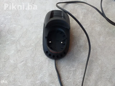 Punjac za baterije Bosch 11,7v aku busilica