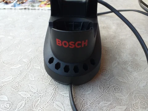 Punjac za baterije Bosch 11,7v aku busilica 5