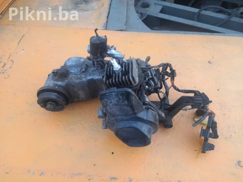 Masina skuter honda AF22 49CM motor dijelovi