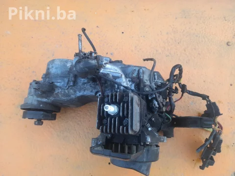 Masina skuter honda AF22 49CM motor dijelovi 4