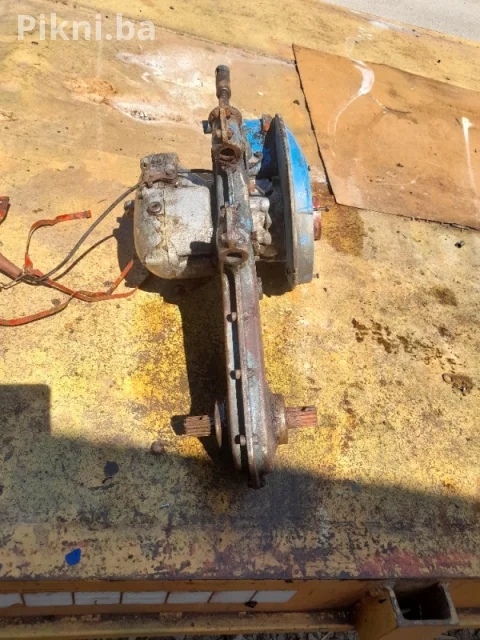 Motor sa mjenjačem i reduktorom (Solo Kleinmotoren) – za dijelove kopačica freza 9