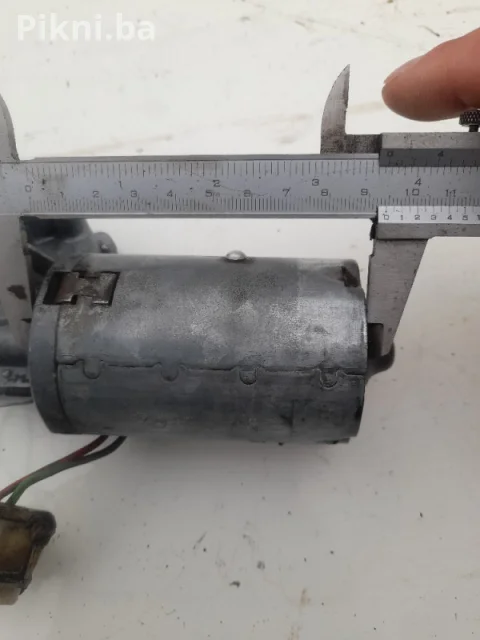 SWF Motor brisača 12V (Germany) - Oštećena osovina / Za reparacij 3
