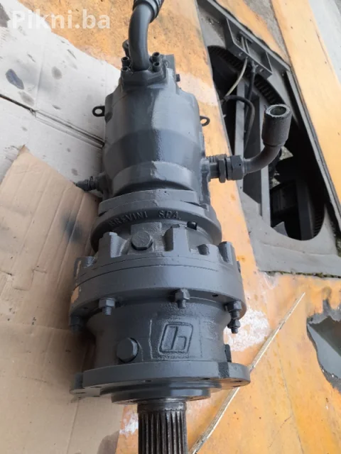Hidromotor sa reduktorom BREVINI hidro motori bager buldozer skip 3