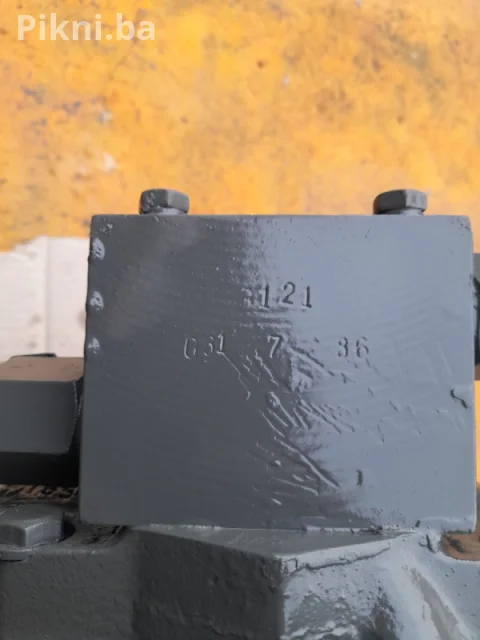 Hidromotor sa reduktorom BREVINI hidro motori bager buldozer skip
