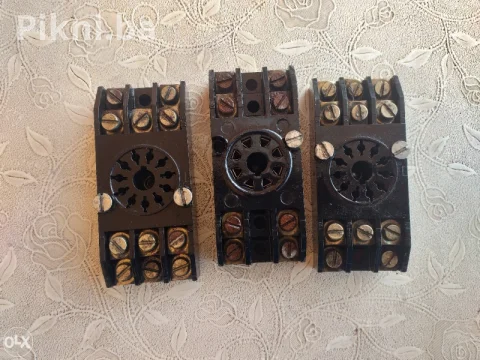 Podnožje elektromagnetni rele 8 pinski 4