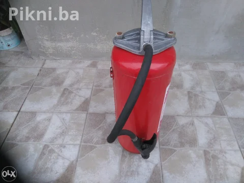 Aparat za gasenje,protiv pozarni aparati pp 3