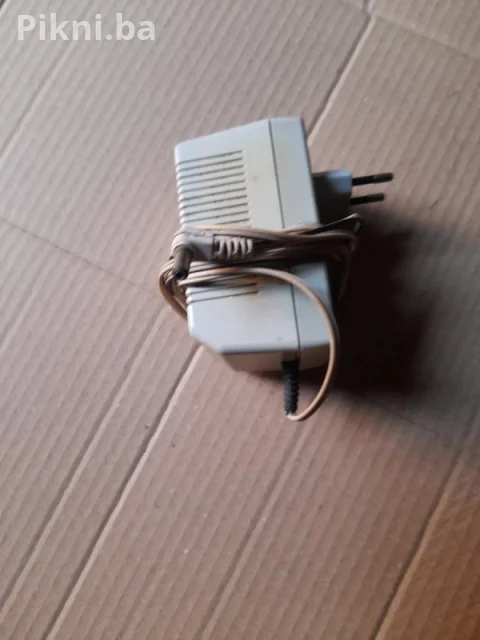 GRIVA E15 AUDIOTEL Naponski Adapter - 15V AC 1A - punja pretvarač napona 5