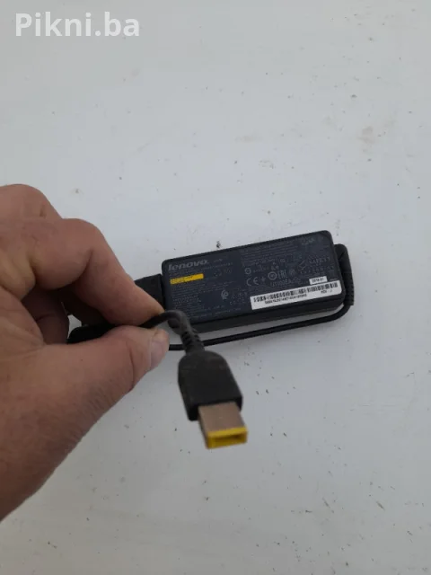 ORIGINAL Lenovo Punjač 65W (kvadratni vrh) - Kao Nov Lap Top!