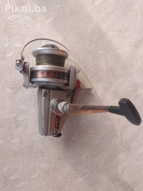 DAIWA 5000C Mašinica za Ribolov - Puknut Nosač ( Za dijelove/popravak )