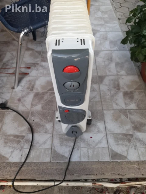 Uljani radiator grijalica Vivax 2500+400W ventilatorom - odličan 9