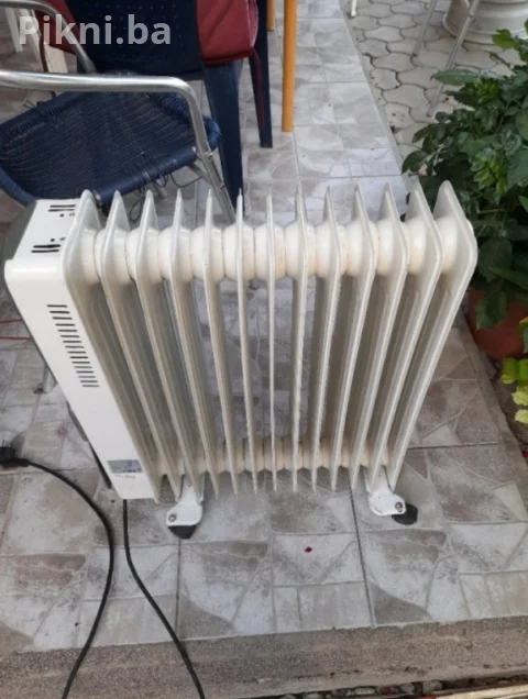 Uljani radiator grijalica Vivax 2500+400W ventilatorom - odličan