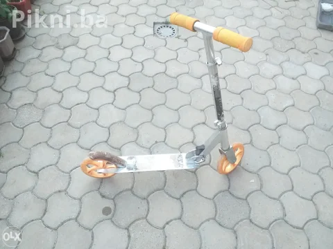 BRZA PRODAJA! Romobil sa velikim kotačima 200mm Pogodan za odrasle
