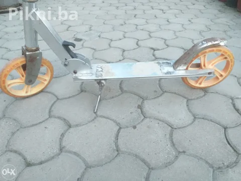 BRZA PRODAJA! Romobil sa velikim kotačima 200mm Pogodan za odrasle