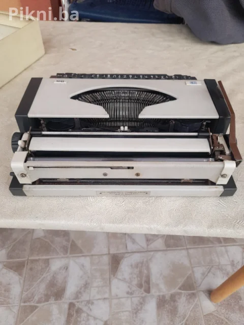 RASPRODAJA! VINTAGE PISAĆA MAŠINA IBM/UNIS (Bugojno) 5