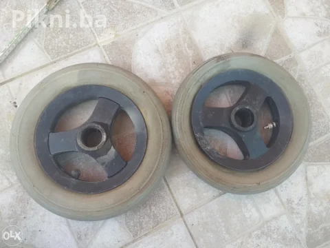 Gume sa felgama tockovi 260/165x60