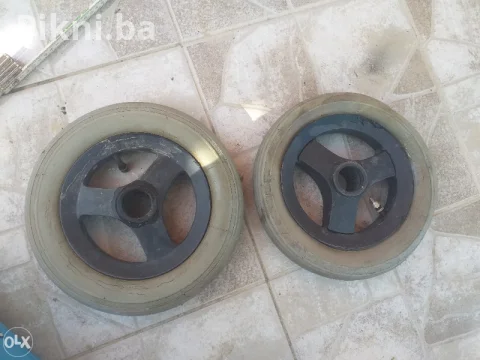 Gume sa felgama tockovi 260/165x60 6