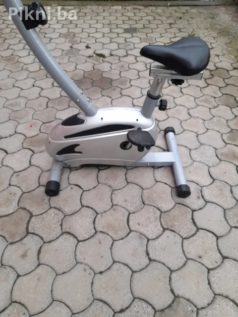 Sobno biciklo fitnes vežbanje bicikla 15