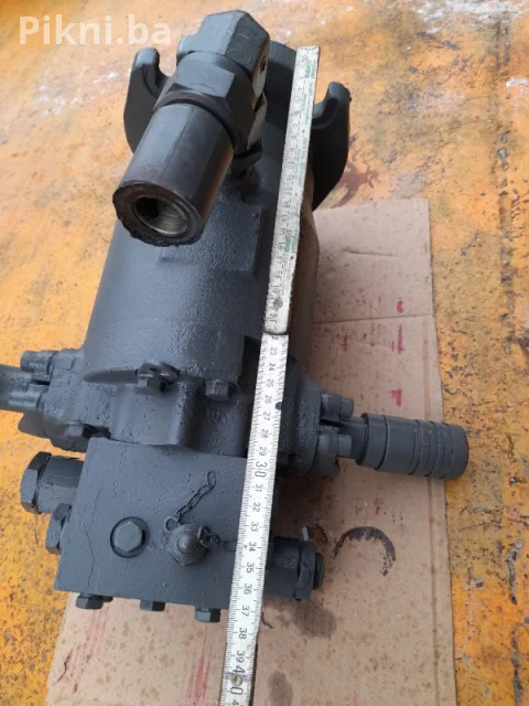 Hidromotor BREVINI hidro motor pumpa bager buldožer utovarivac 12