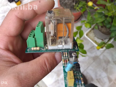 Elektro rele releji 220v