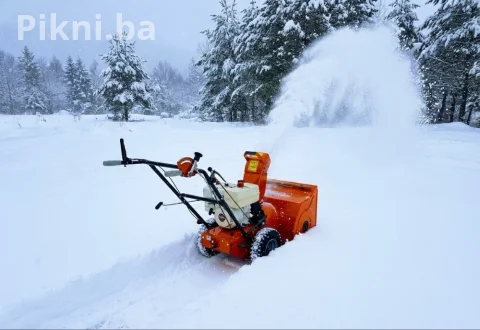 Freza za snijeg UNIVERSAL 6 brzina na benzin sa vucom lancima