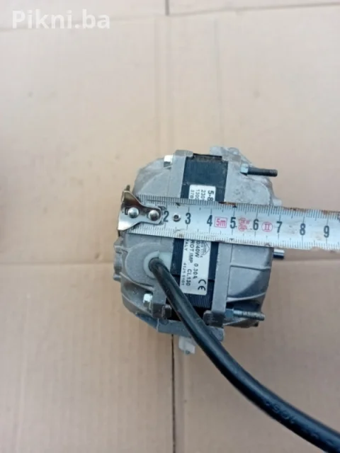 Elektro motor 10/40w 1300/1550obr 220v elektromotori ITALY 5
