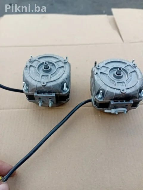 Elektro motor 10/40w 1300/1550obr 220v elektromotori ITALY 3
