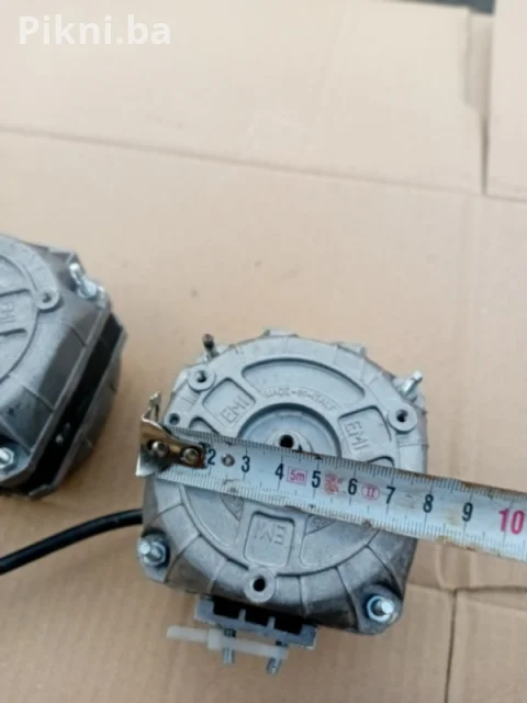 Elektro motor 10/40w 1300/1550obr 220v elektromotori ITALY