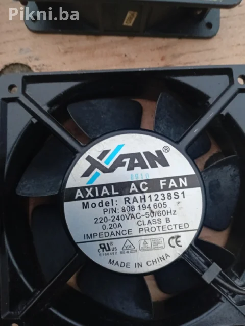 Ventilator turbina 12x12x4cm 220v elektro motor elektromotori