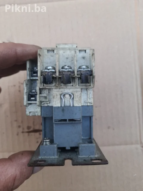 Kontaktor 26A 220v GMC D-32 sklopke prekidaci 3