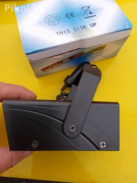 MEGA PONUDA! Mini Stroboskop/Rotacija Lampe (12V) / Idealno alarm 9