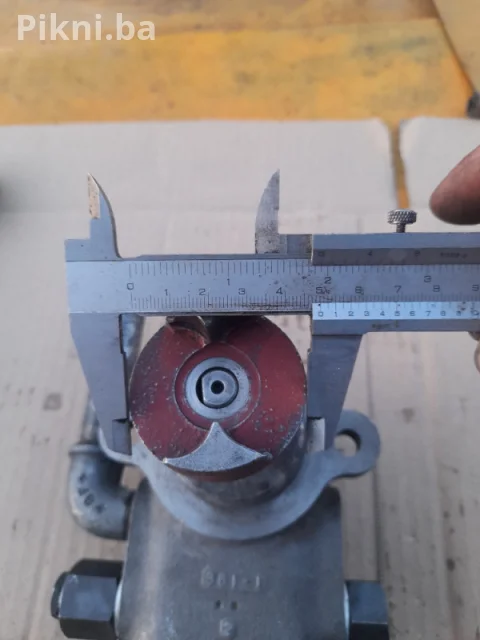 Hidraulicna pumpa traktor bager skip utovarivac kombinirka pumpe 13