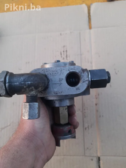 Hidraulicna pumpa traktor bager skip utovarivac kombinirka pumpe 7